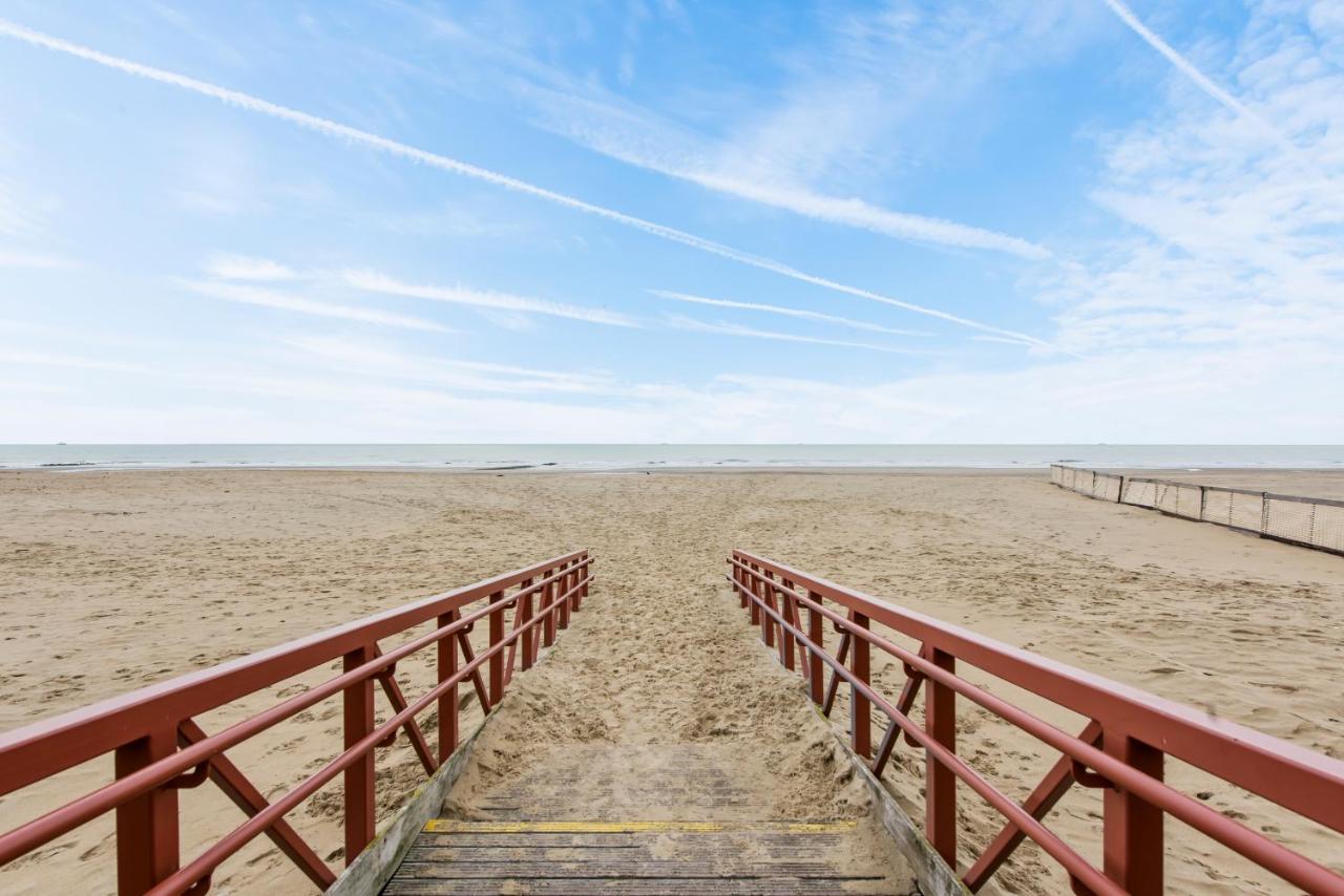 Seaview Apartment In Wenduine De Haan Esterno foto